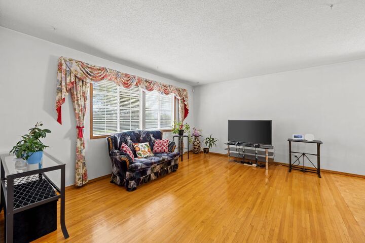 Property Photo:  1307 Radisson Drive SE  AB T2A 1Z3 