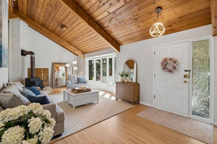 Property Photo:  7 Brookpark Bay SW  AB T2W 2R7 