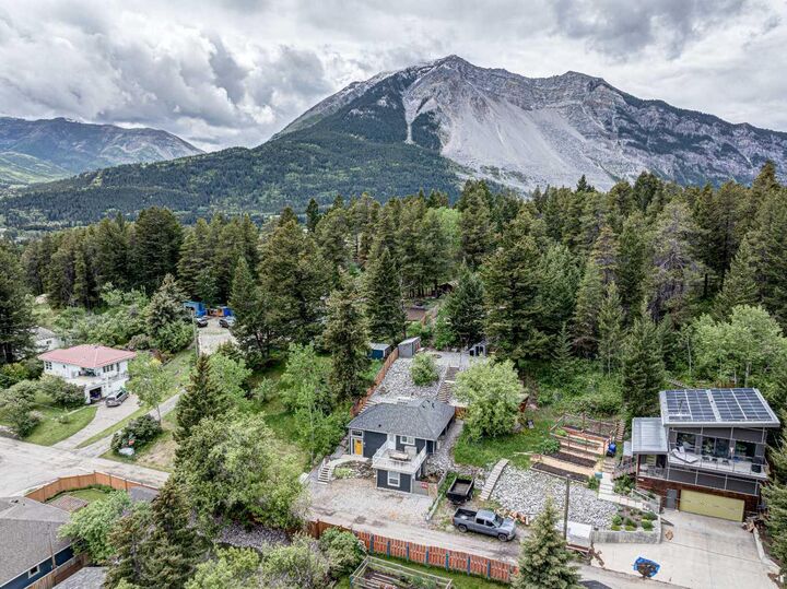Property Photo:  20526 24 Avenue  AB T0K 0C0 