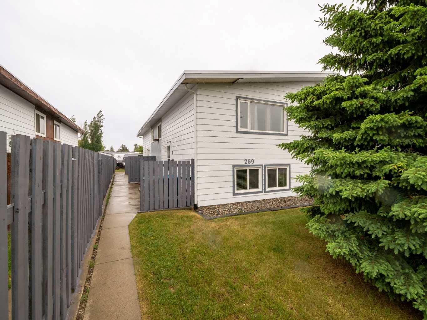 Property Photo:  269 Laval Boulevard W 3  AB T1K 4E2 