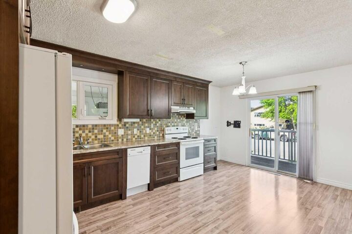 Property Photo:  918 38 Street SE  AB T2A 1G2 