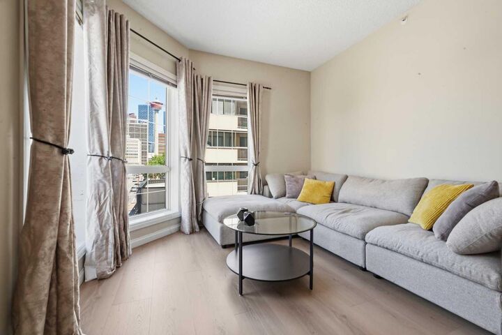 Property Photo:  108 15 Avenue SE 307  AB T2G 5R9 