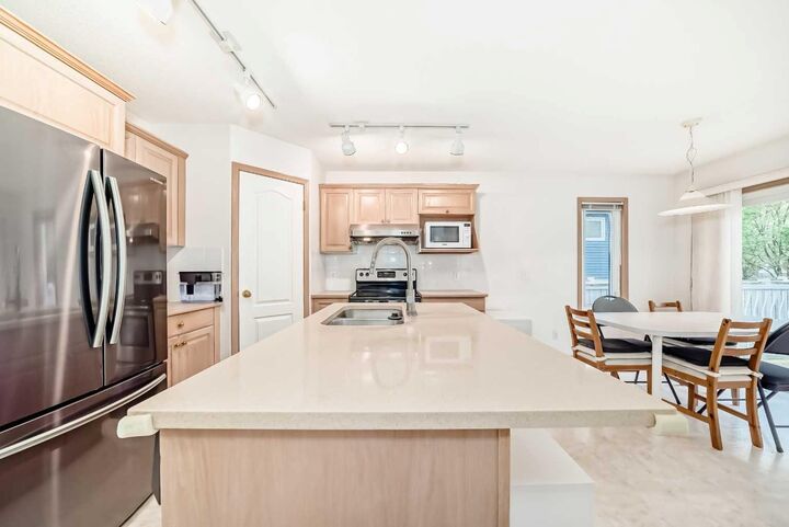 Property Photo: 83 Hawkmount Green NW AB T3G 3T9