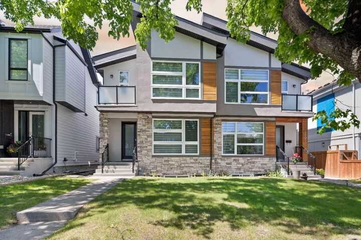 Property Photo:  2807 36 Street SW  AB T3E 2Z9 