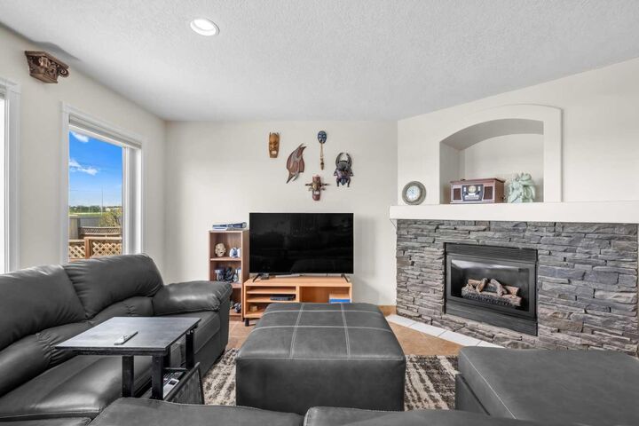 Property Photo: 184 Somerglen Common SW AB T2Y 4E8