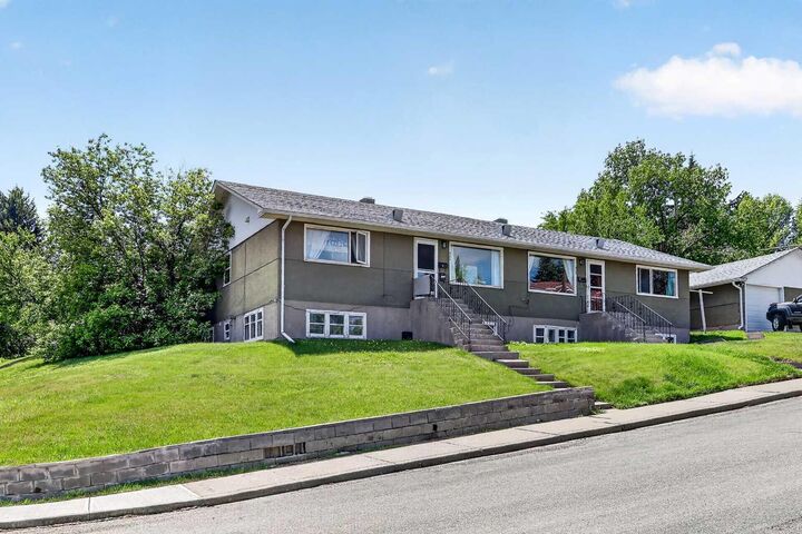 Property Photo:  301 46 Avenue SW  AB T2S 1B5 