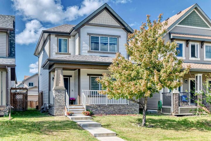 Property Photo:  151 Copperpond Rise SE  AB T2Z 1J7 