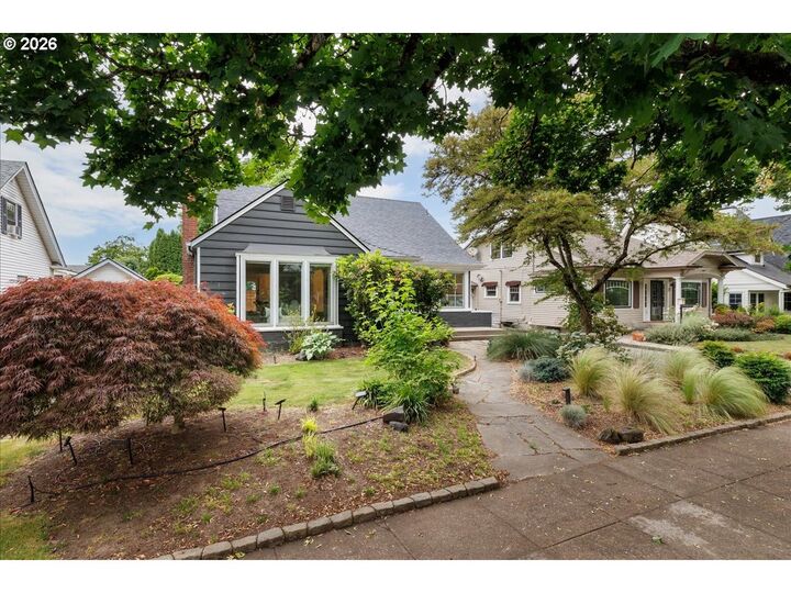 Property Photo: 7407 SE 30th Ave OR 97202