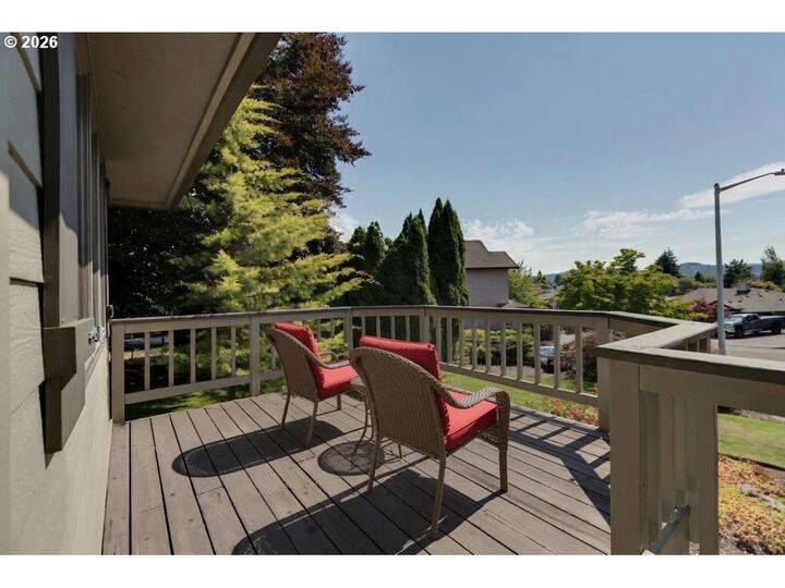 Property Photo:  310 NE Greenway Dr  OR 97030 