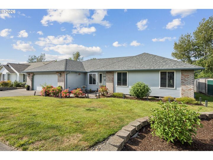 Property Photo:  2245 NE Rock Ledge Dr  OR 97303 
