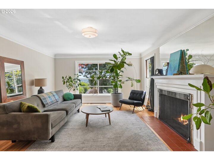 Property Photo:  7211 SW Brier Pl  OR 97219 