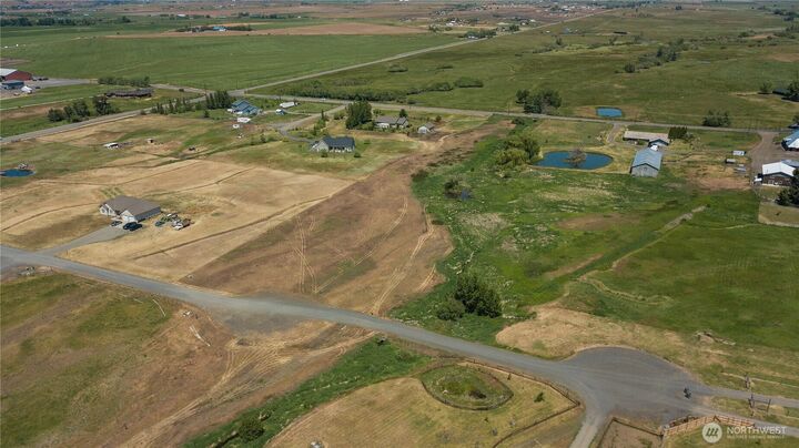Property Photo:  4 X  Freedom Lane  WA 98926 
