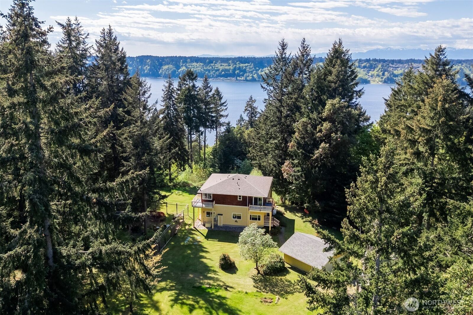 Property Photo: 28525 143rd Avenue SW WA 98070