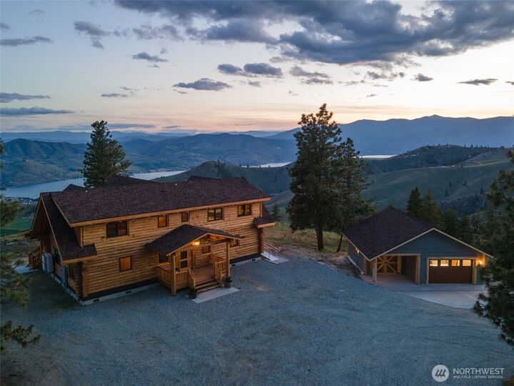 Property Photo: 1831 Cottontail Lane WA 98816