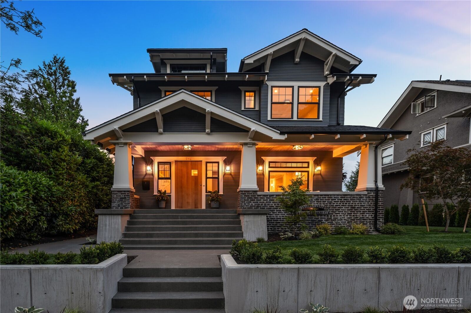 Property Photo:  946  22nd Avenue E  WA 98112 