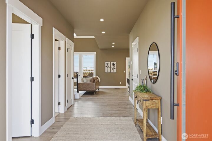 Property Photo:  2109  Lancaster Way  WA 98248 