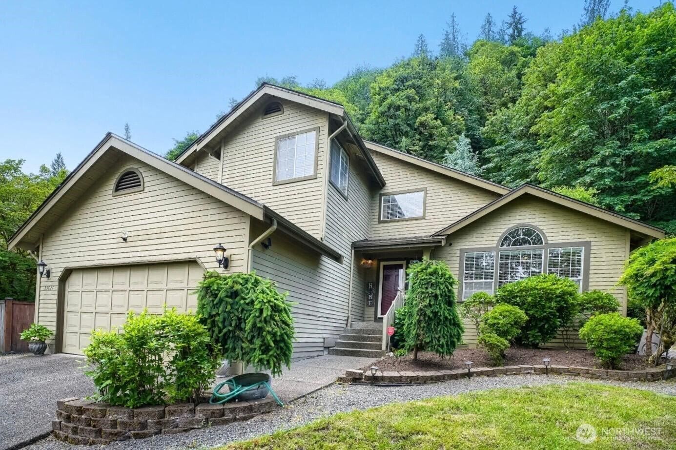 Property Photo: 15827 SE 156th Court WA 98058