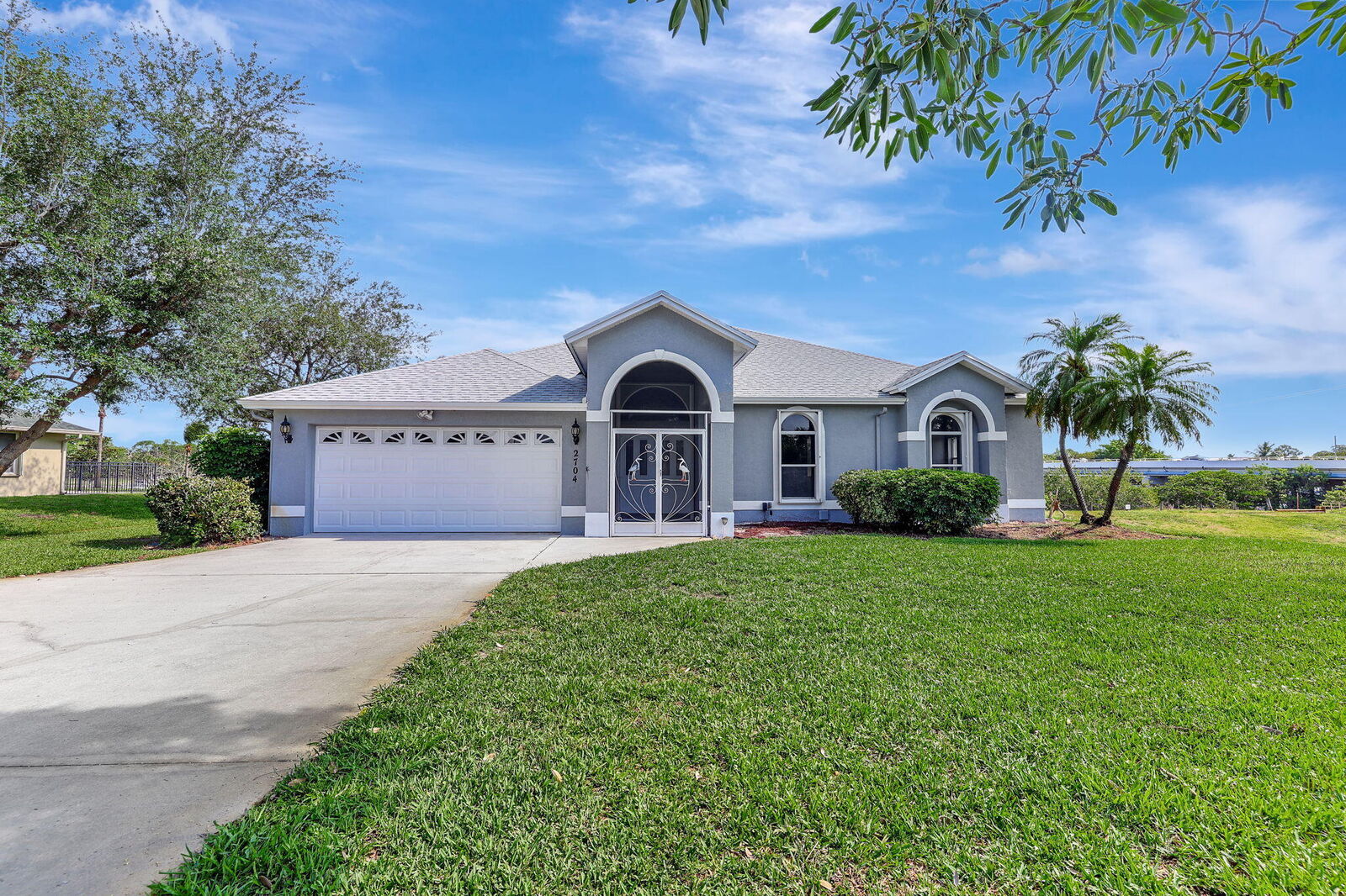 Property Photo:  2704 SE Eagle Drive  FL 34984 