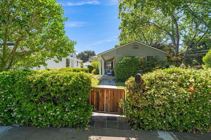 Property Photo: 991 Lincoln Avenue CA 94301