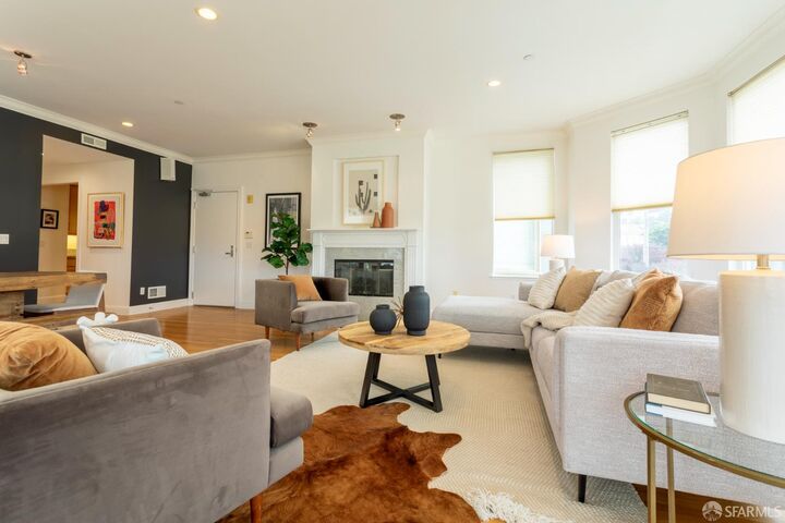 Property Photo:  305 Santa Rosa Avenue 4  CA 94112 