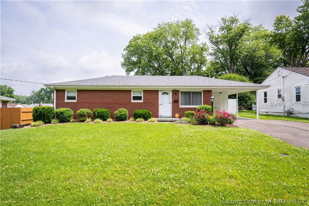 Property Photo: 1618 McTavish Drive IN 47129