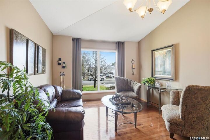Photo de la propriété:  211 Brookmore Lane  SK S7V 1C1 