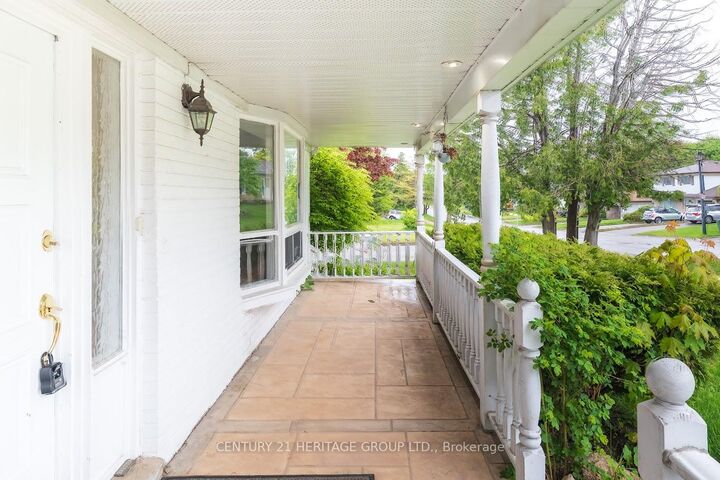 Photo de la propriété:  307 Towercrest Drive  ON L3Y 1C1 
