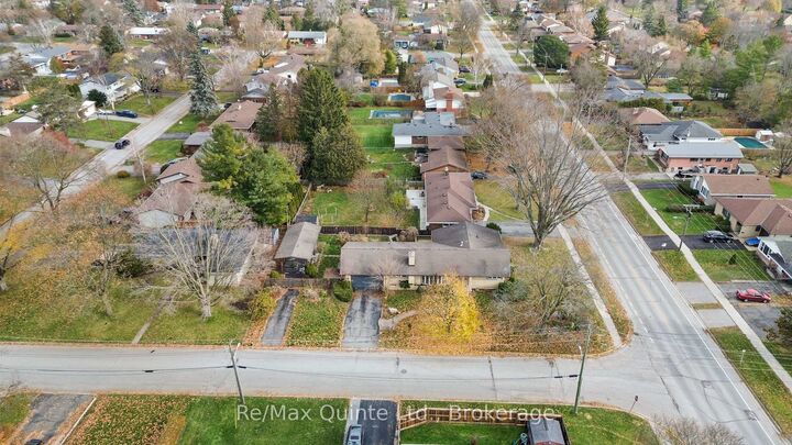Property Photo: 5 Stanley Park Drive ON K8N 4N1