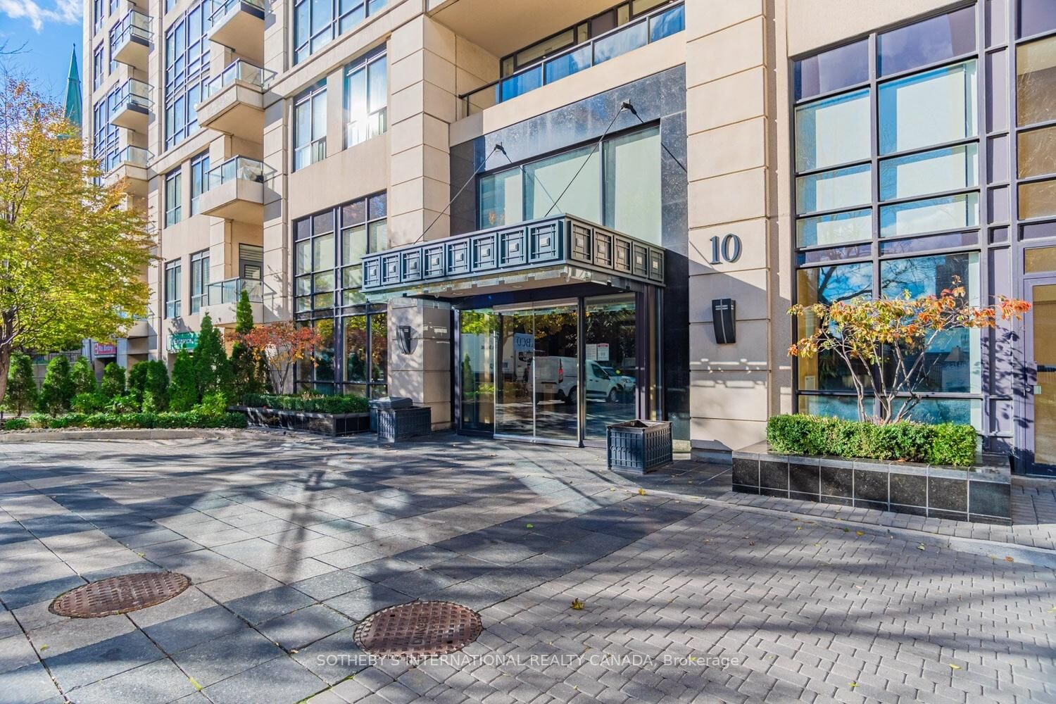 Property Photo: 10 Delisle Avenue 327 ON M4V 3C6