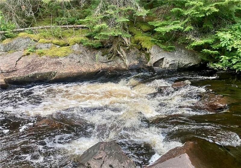 Photo de la propriété:  324 Proudfoot Road N  ON P0A 1Z0 