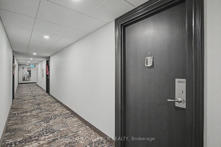 Property Photo: 40 William Roe Boulevard 1011 ON L3Y 5N7