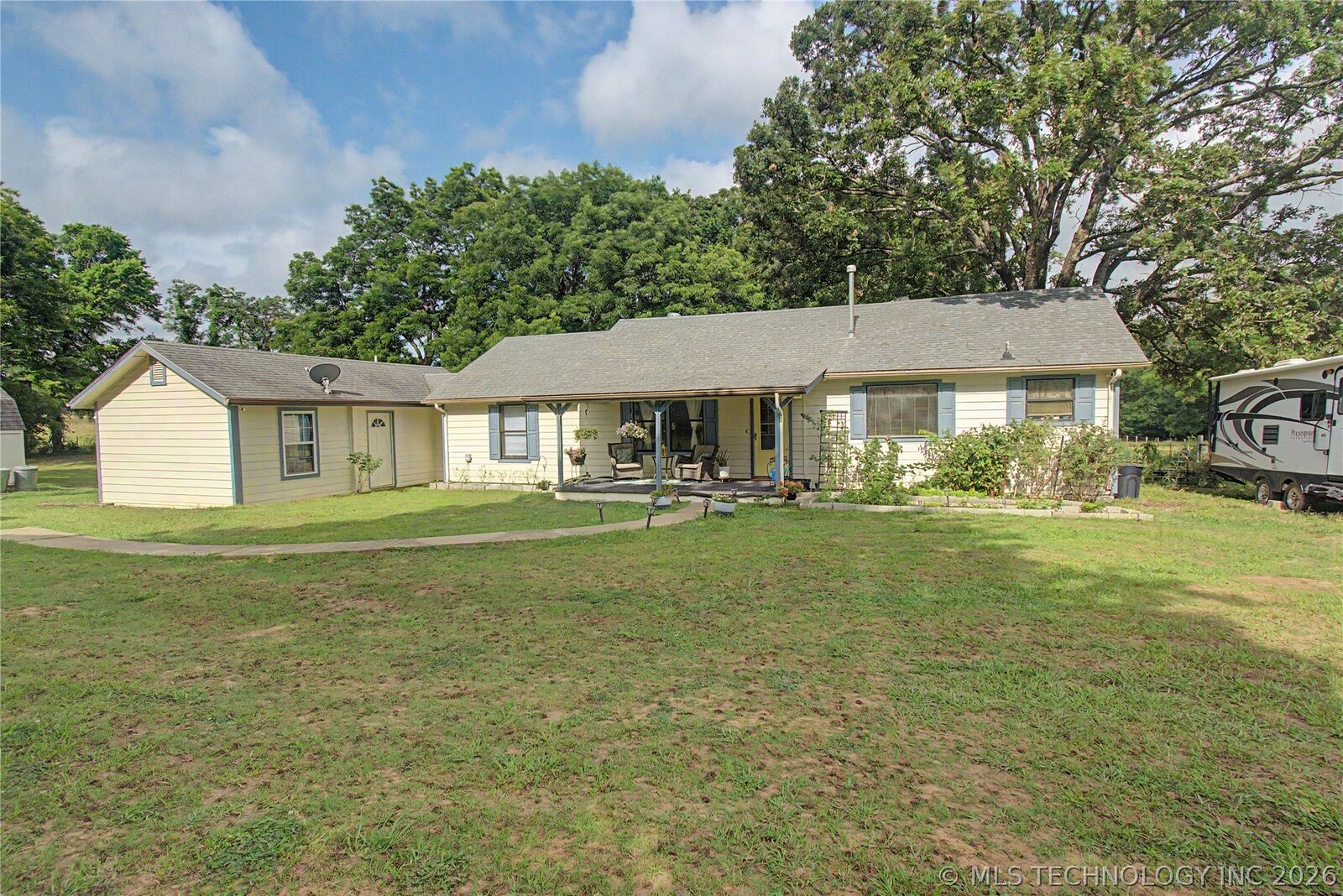 Property Photo: 119268 S 4140 Road OK 74432