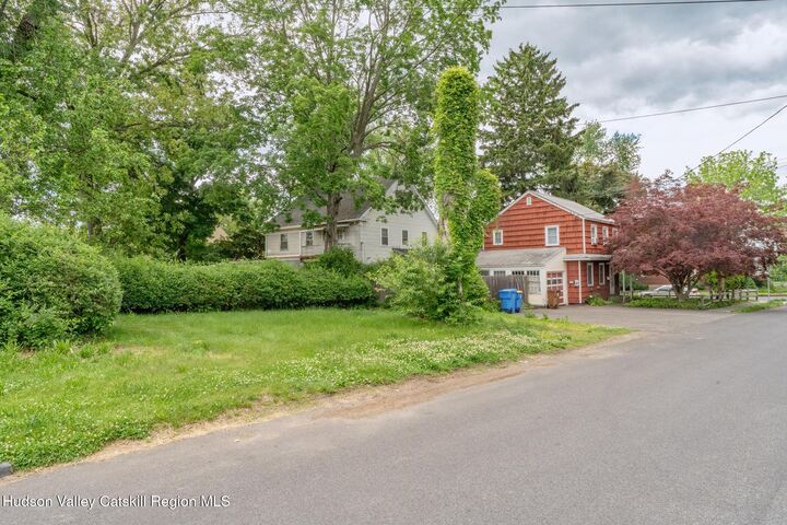 Property Photo:  3 Elizabeth  NY 12401 
