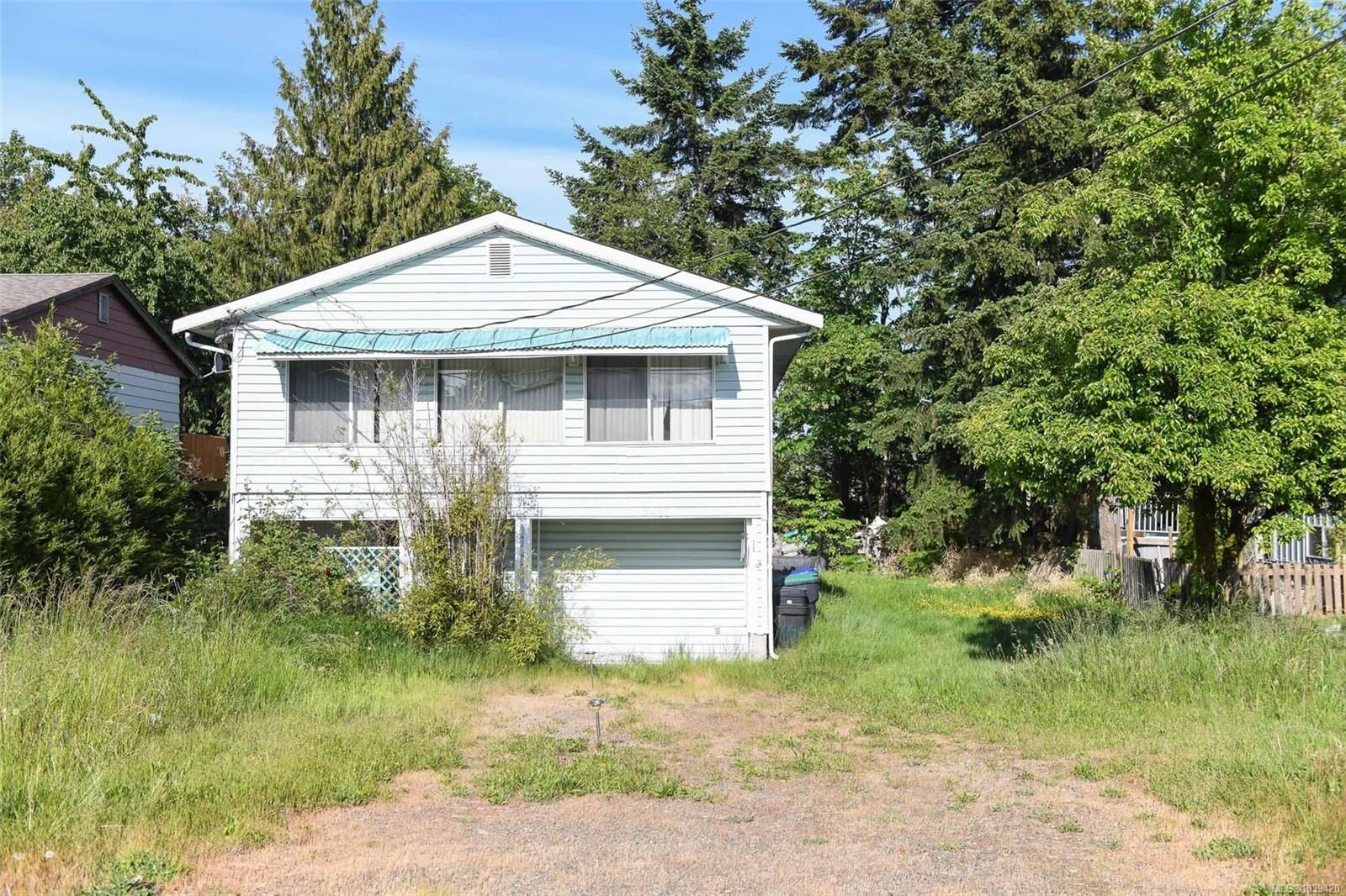 Property Photo:  2400 Fitzgerald Ave  BC V9N 6K8 