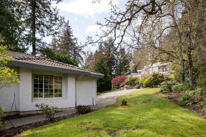 Property Photo: 4617 Cliffwood Pl BC V8Y 1B6