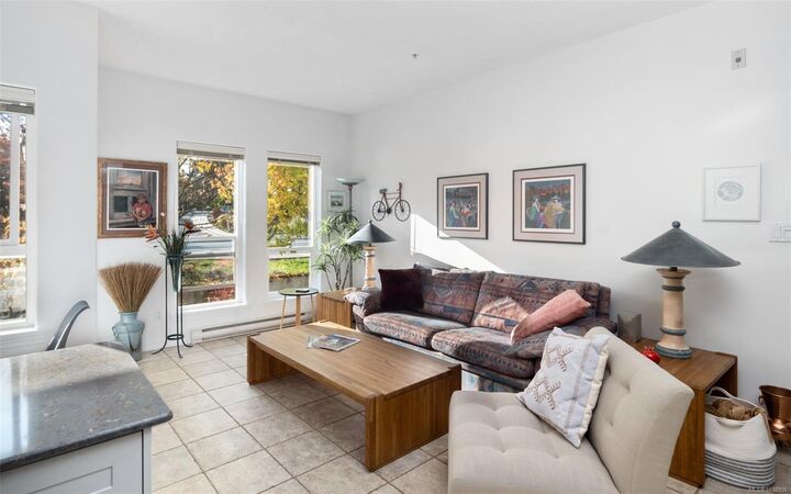 3915 Carey Rd #201 — photo 1