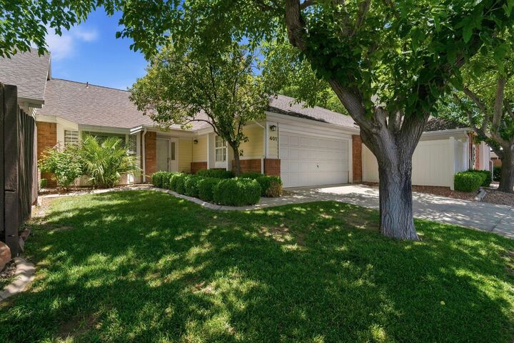 Property Photo:  845 N Valley View Dr 401  UT 84770 