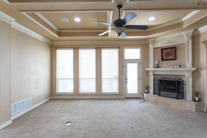 Property Photo:  1608 Tanglewood Drive  TX 76309 