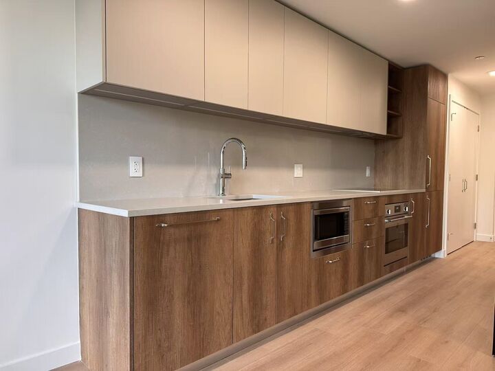 Property Photo:  133 W49 Ave 408  BC V5Y 2Z7 