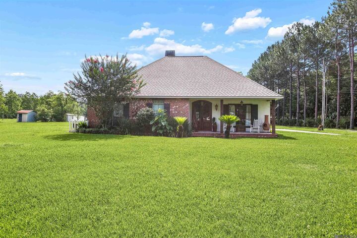 Property Photo: 3003 Oakland Rd LA 70752
