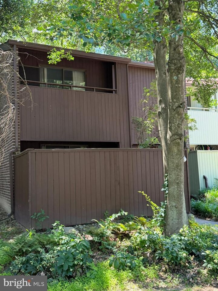 Property Photo: 2043 Wethersfield Court VA 20191