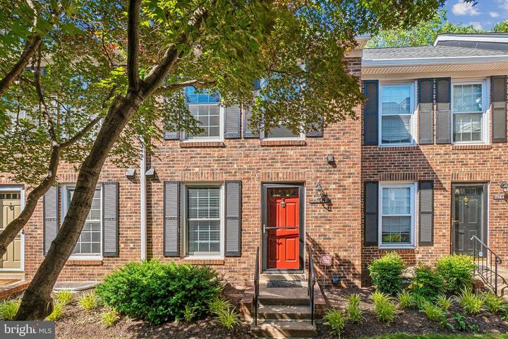Property Photo: 2544-D S Arlington Mill Drive 4 VA 22206