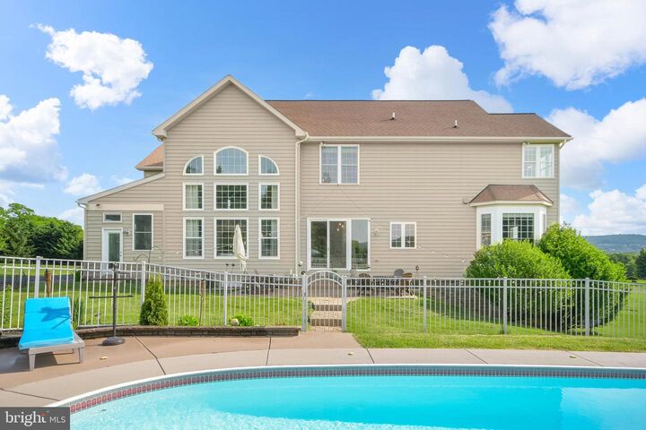 Property Photo:  20107 W Stone Court  MD 21756 