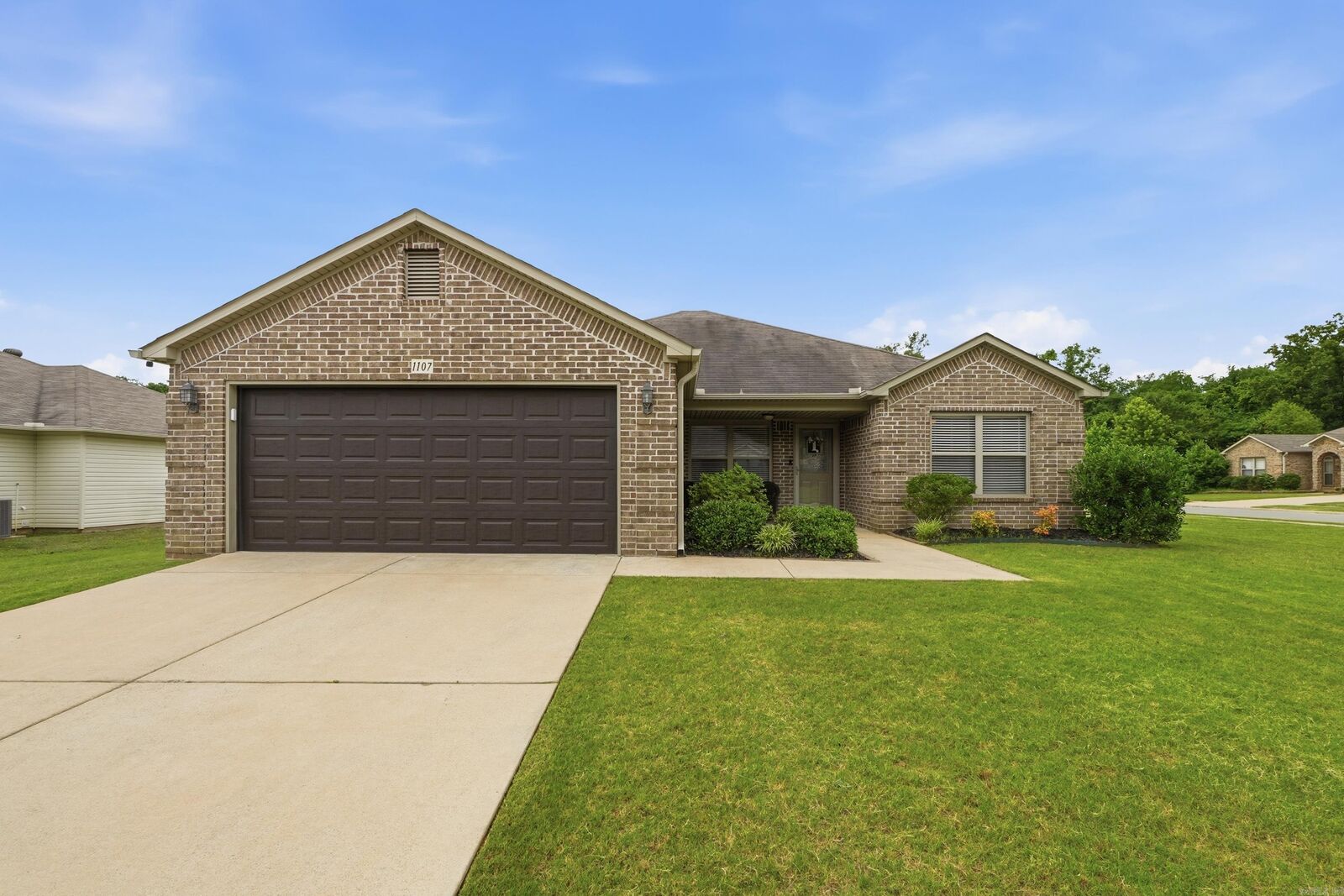 Property Photo:  1107 Crossing Loop  AR 72022 