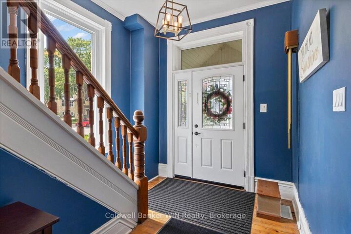Property Photo:  95 John Street South  ON N0G 1Z0 