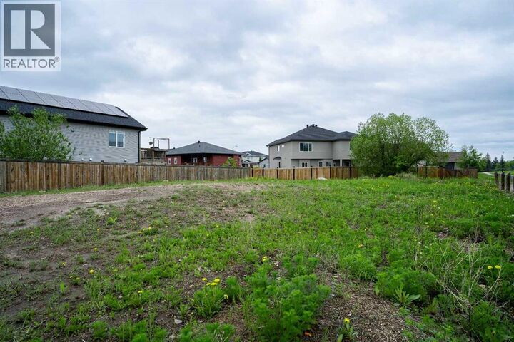 Property Photo:  212 Beacon Hill Drive  AB T9H 2P1 