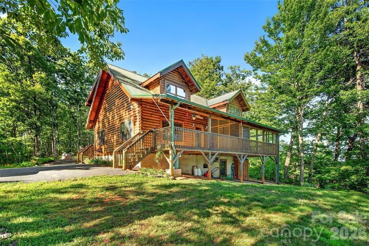 Property Photo: 545 Mountain Crest Drive S NC 28752