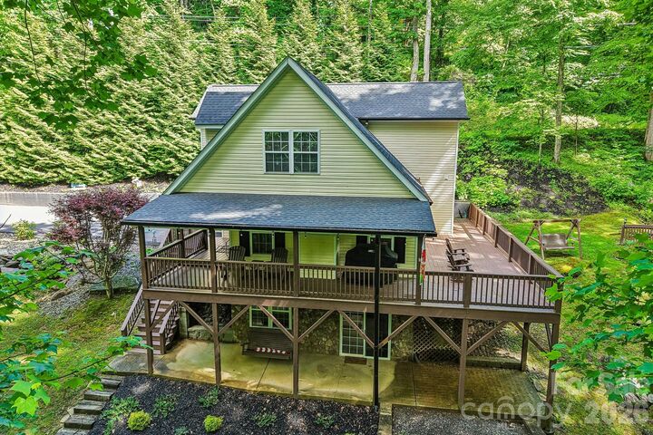 Property Photo: 1264 Dogwood Drive NC 28751