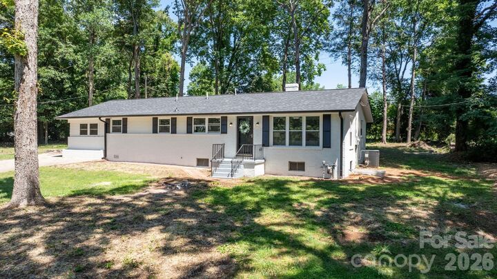 Property Photo: 965 23rd Avenue NE NC 28601
