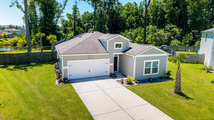 Property Photo: 141 Vistawood Drive SC 29414